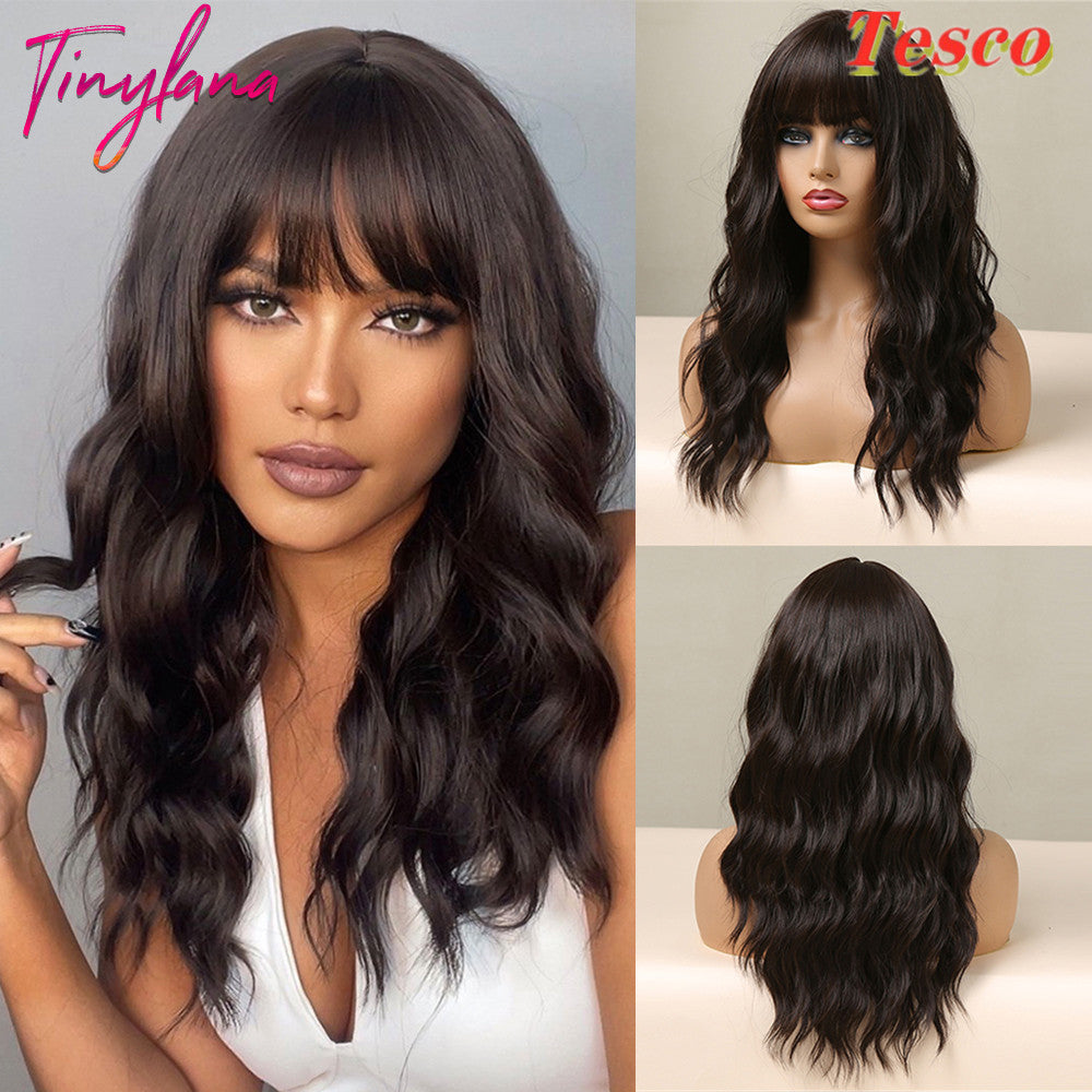Women Wear Wavy Wigs Women Wear Wavy Wigs